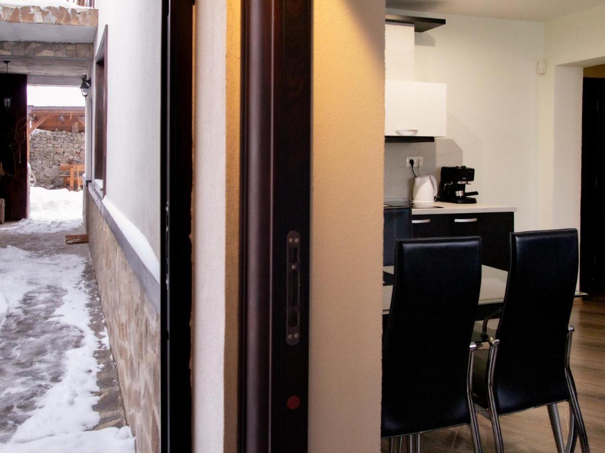 Relax Hotel Dobrinishte Bagian luar foto