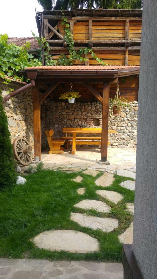Relax Hotel Dobrinishte Bagian luar foto